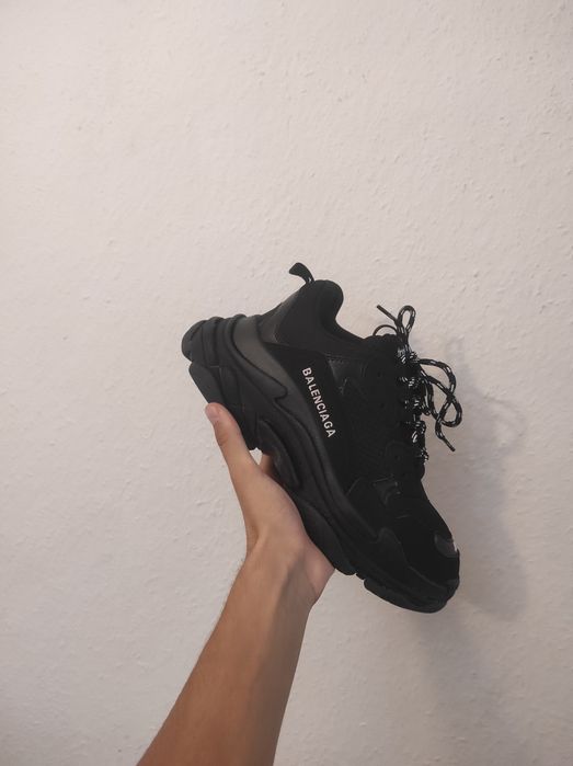 Balenciaga triple s black