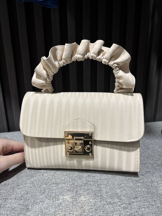 Чисто нова дамска чанта