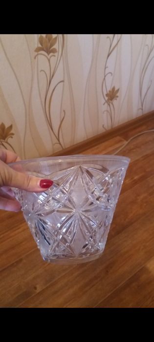 Продам хрустальные салатницы.