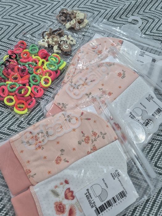 Шапочки детские для девочек 3-6 месяцев