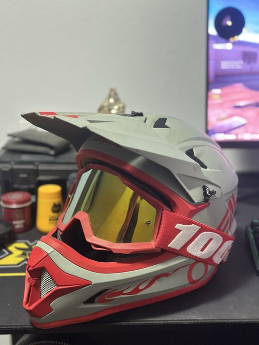 Vand casca o neal + ochelari 100%