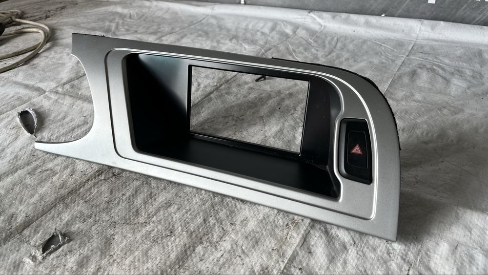 Панел дисплей Audi A4 B8