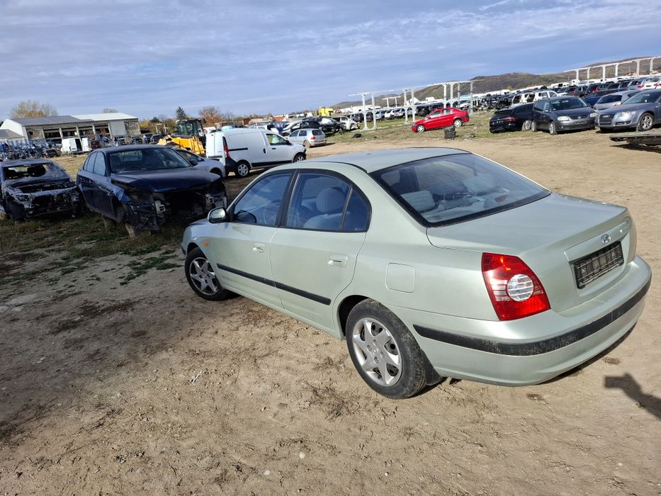 Dezmembrez Hyundai Elantra 1.6i /bara fata hyundai elantra/faruri elan