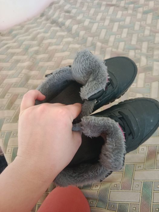 Женская обувь кроссовки