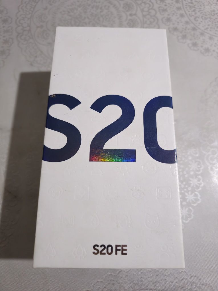 Продам Samsung s20 fe 4g на 128gb