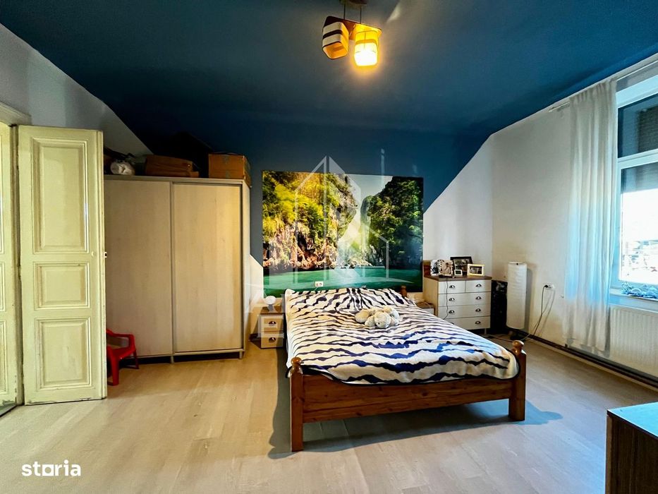 Apartament 3 camere,cladire istorica,centrala proprie in Badea Cartan