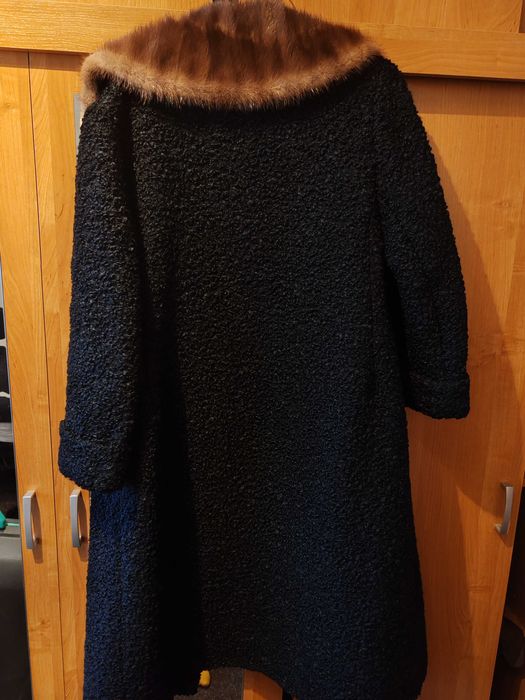 Blana negru de astrakan cu guler din vizon din Germania GERLACH LUXUS