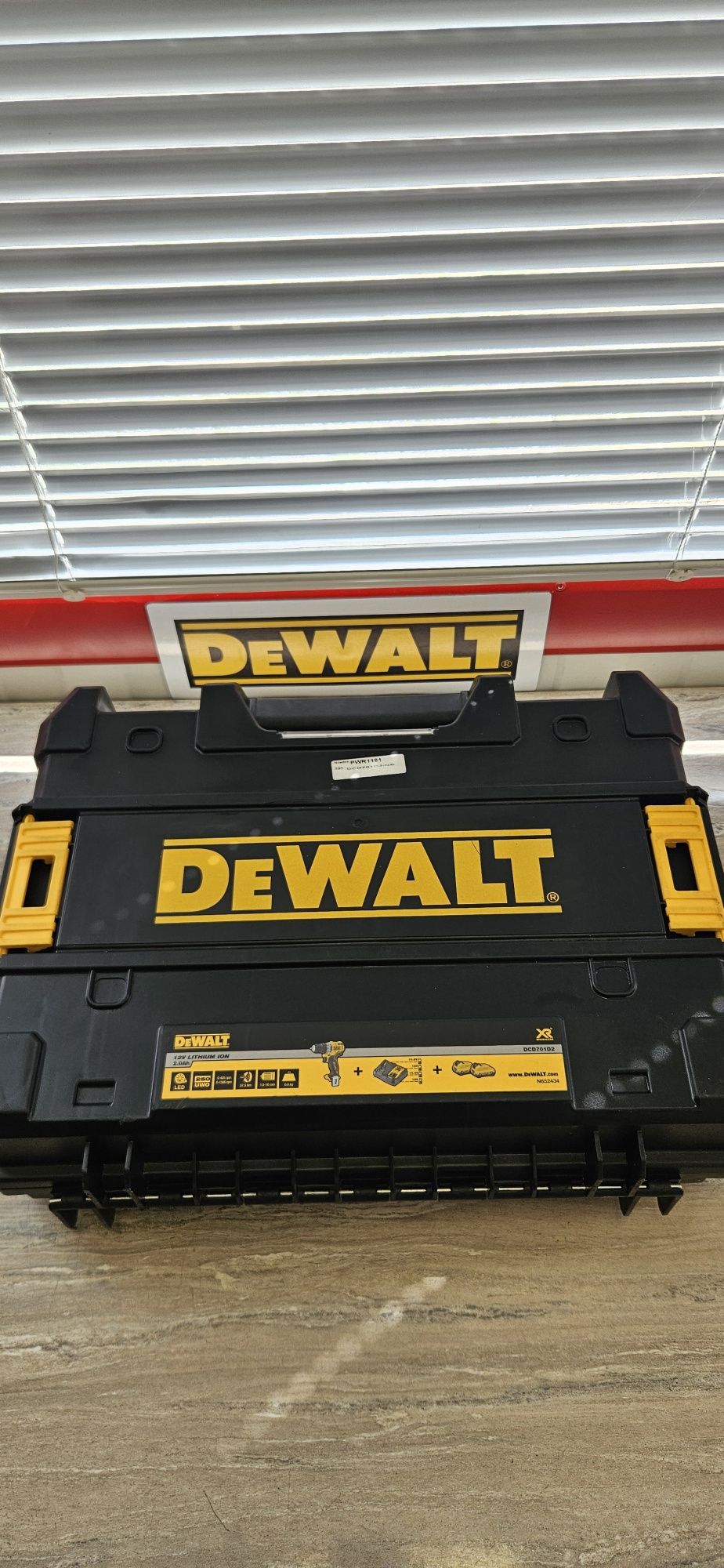 Dewalt Винтоверт Комплект DCD701D2 с куфър,зарядно и батерия