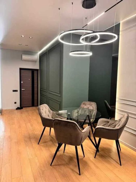 Дава се под наем Двустаен апартамент в София, Кръстова вада - 67 кв.м за 816 € - Снимка #1