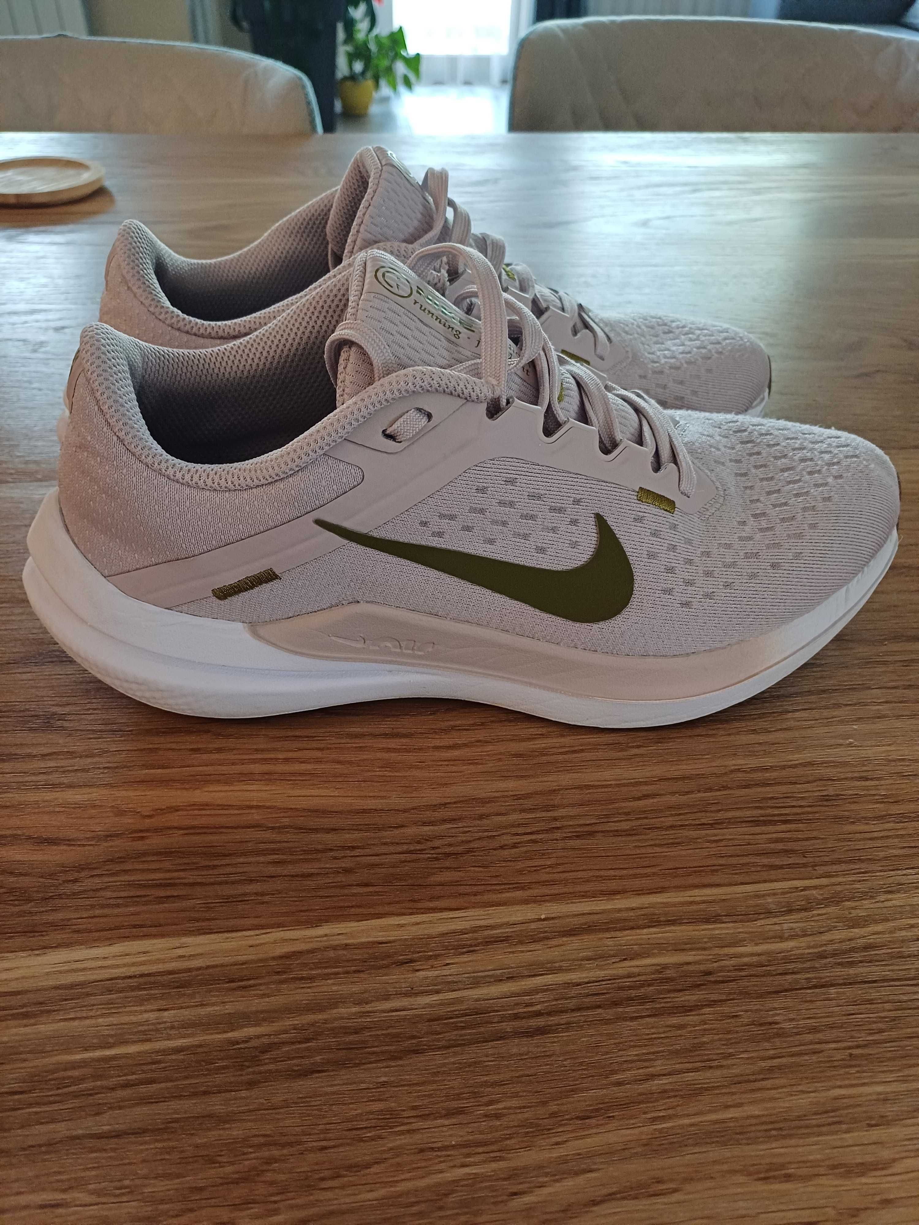 Маратонки Nike за момиче, размер 36,5
