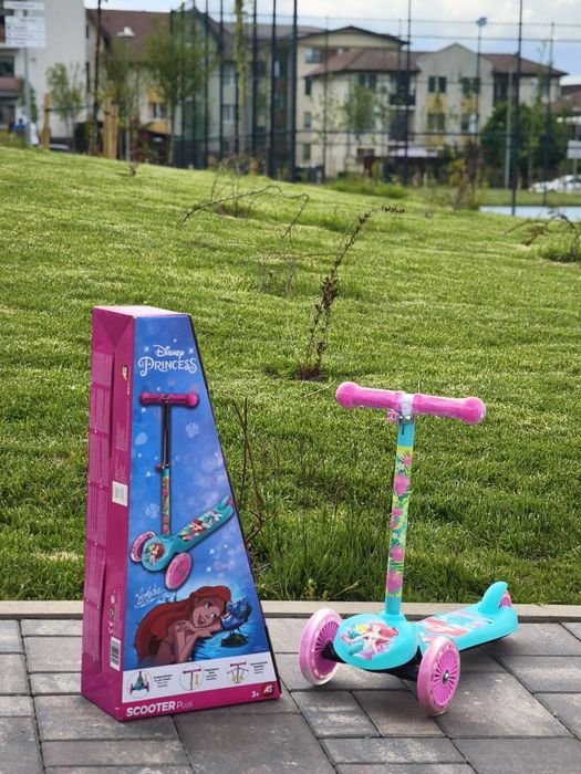 Trotineta fete Disney