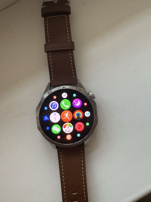 Huawei Watch GT 4 (46 мм) • Кожаный ремешок • Отличное состояние