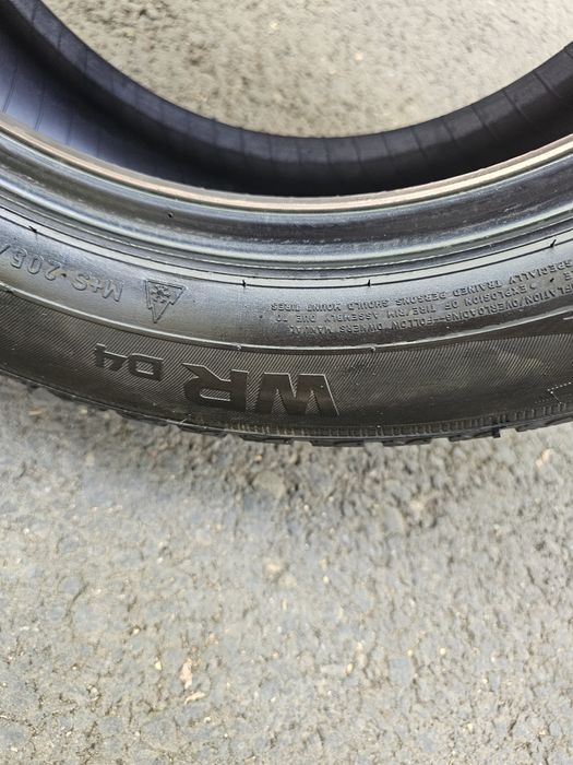 2 cauciucuri iarna 205 55 16 Nokian ambele 150 lei