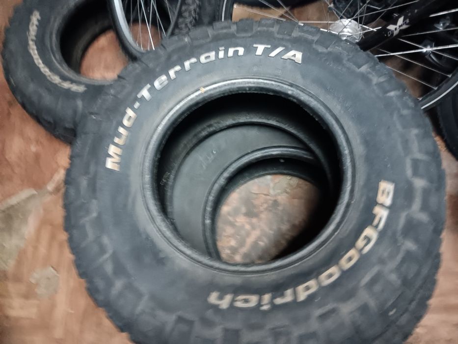 4бр 31х10.50 R15 едната е срязана