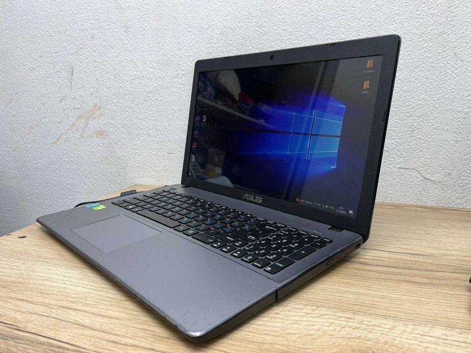 Для офисных работ ASUS y582l Core i5/ОЗУ 4/SSD 128/GeForce 2gb