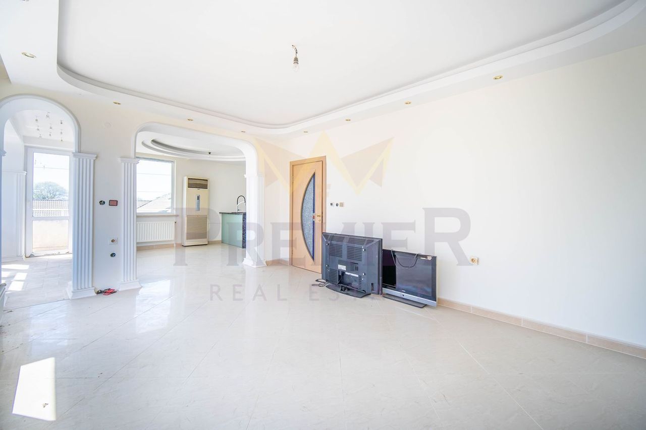 Продава се Тристаен апартамент в Каварна - 104 кв.м за 866 €/кв.м - Снимка #11