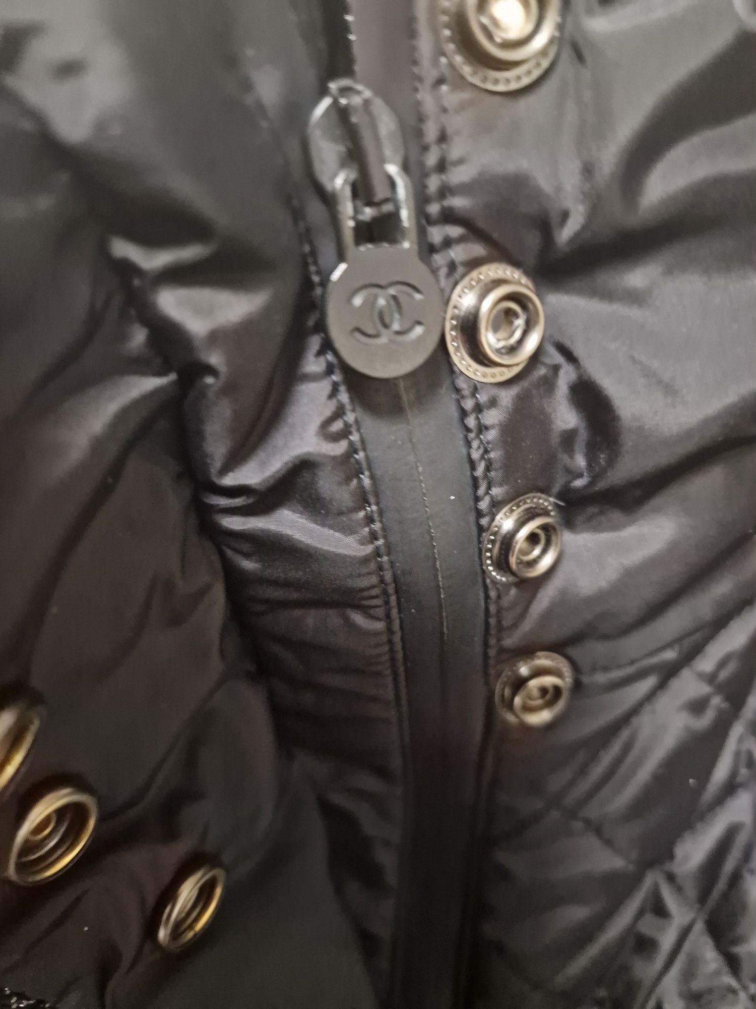 Urgent Geaca chanel M