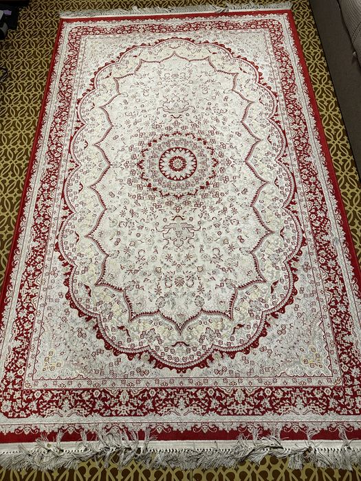 Ковер  в зал , в спальню , в идеальном состоянии