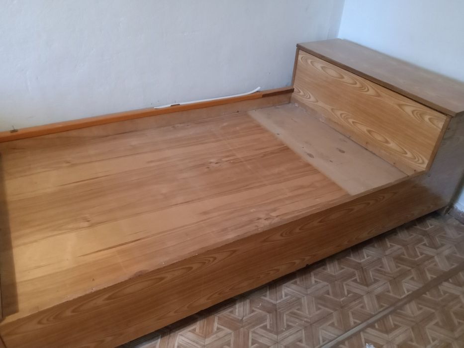 Продается кровать и кресла