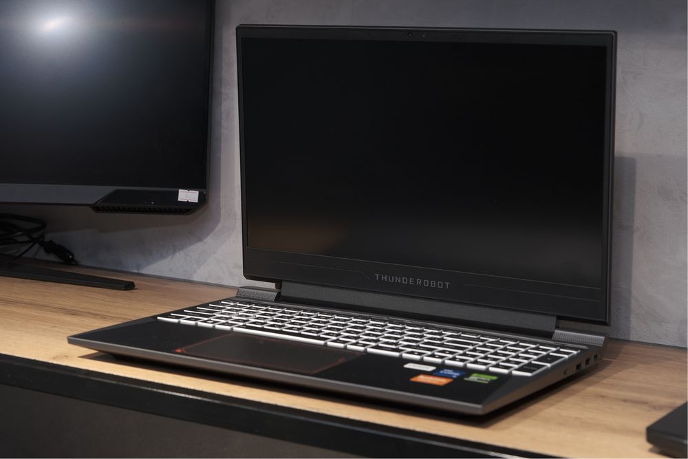 Thunderobot 911 X RTX 4060 игровой ноутбук