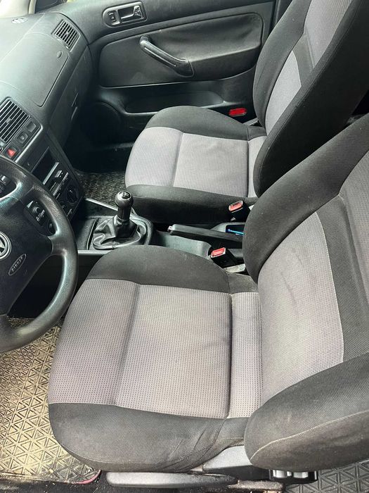 Vând Golf 4 in 16 valve