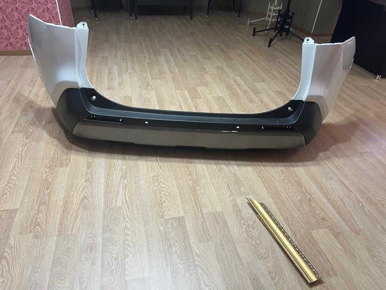 Продам задний бампер в сборе