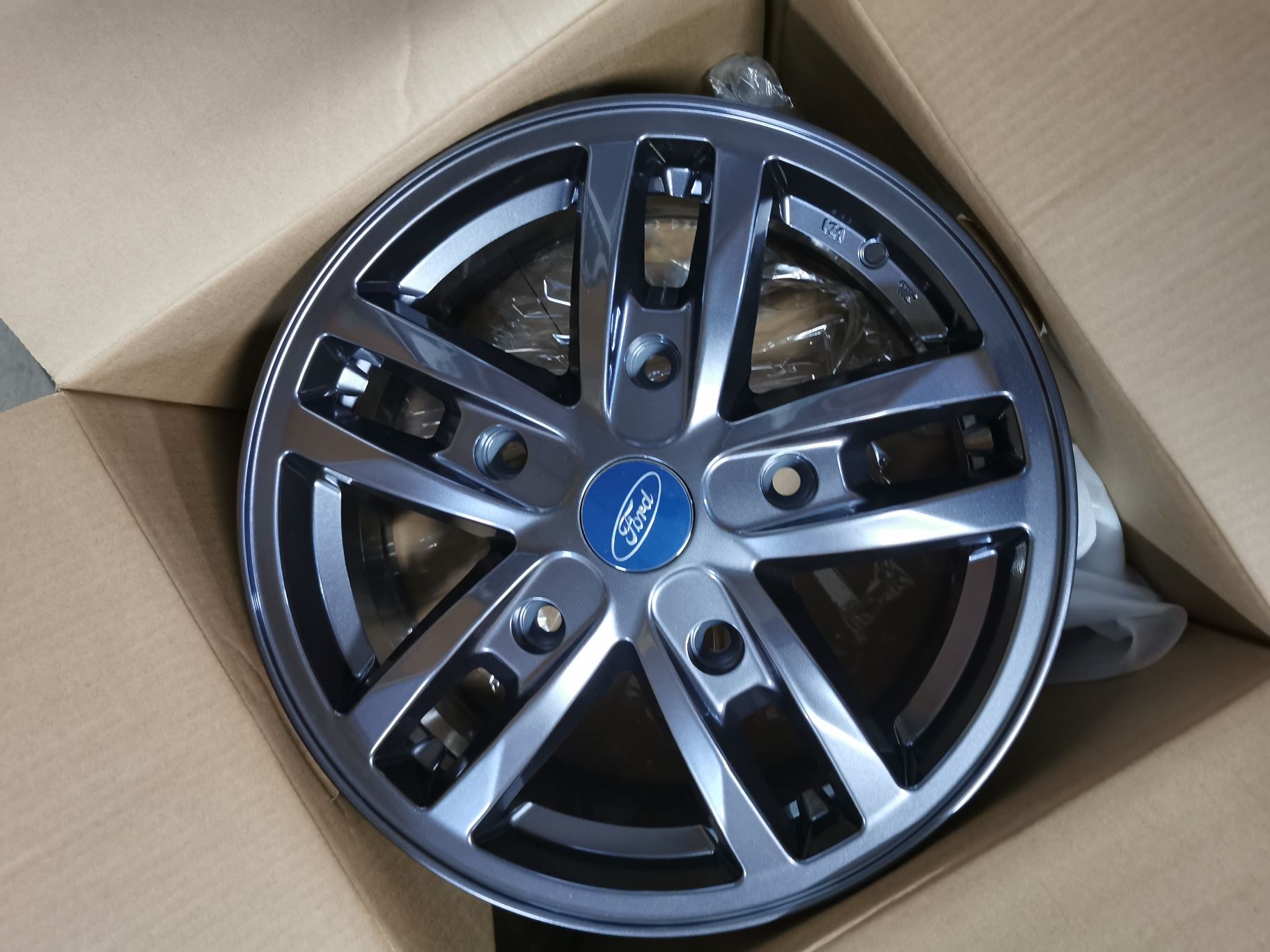 Vand jante de aliaj pentru Ford transit pe 16 marca silver line