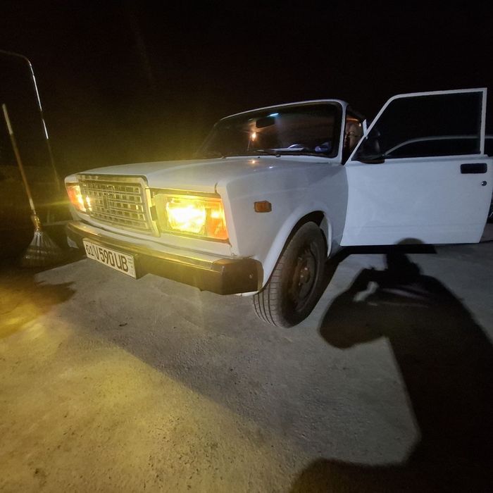 Жигули 2107         год2006