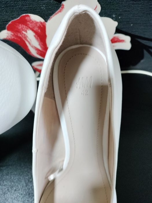 Pantofi albi Stiletto