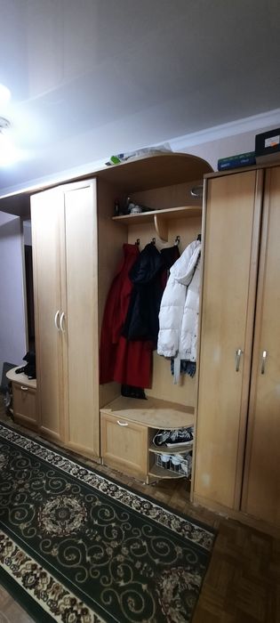 Продам шкаф - прихожую для верхней одежды и обуви