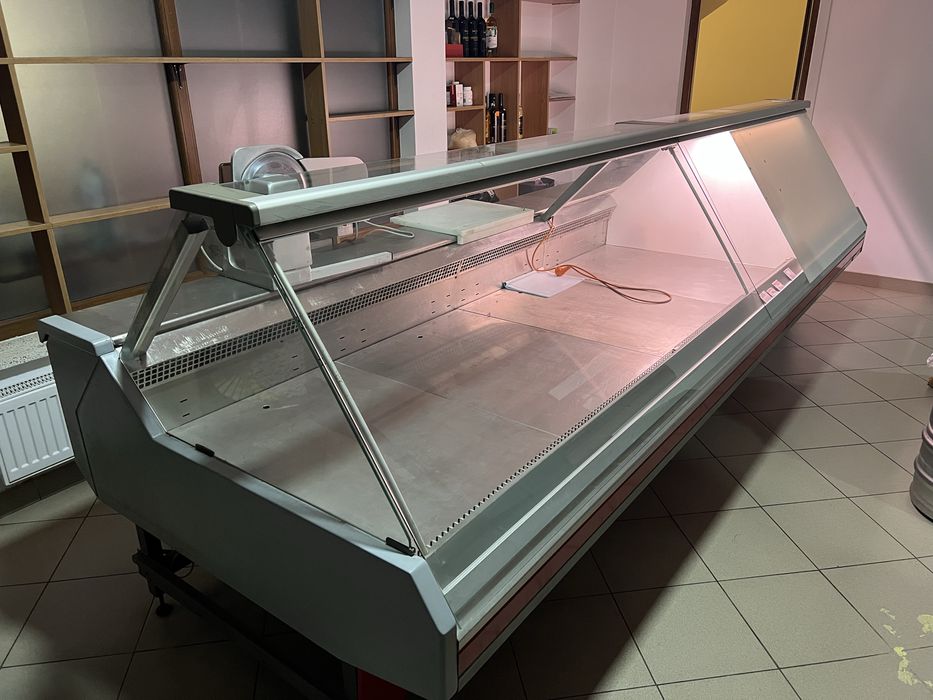 Vitrina Linde 380 cm lungime - mezeluri, lactate - FARA AGREGAT