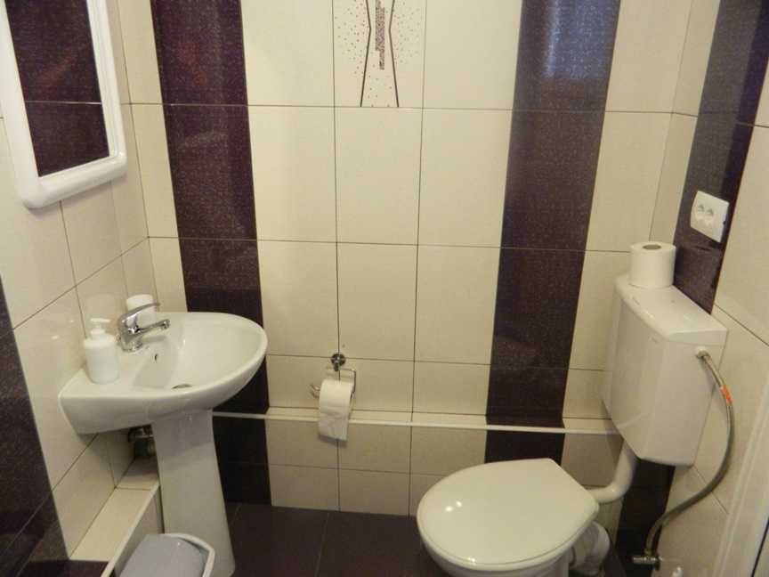 Camere cu baie proprie, regim hotelier, la casa, ultracentral, Radauti