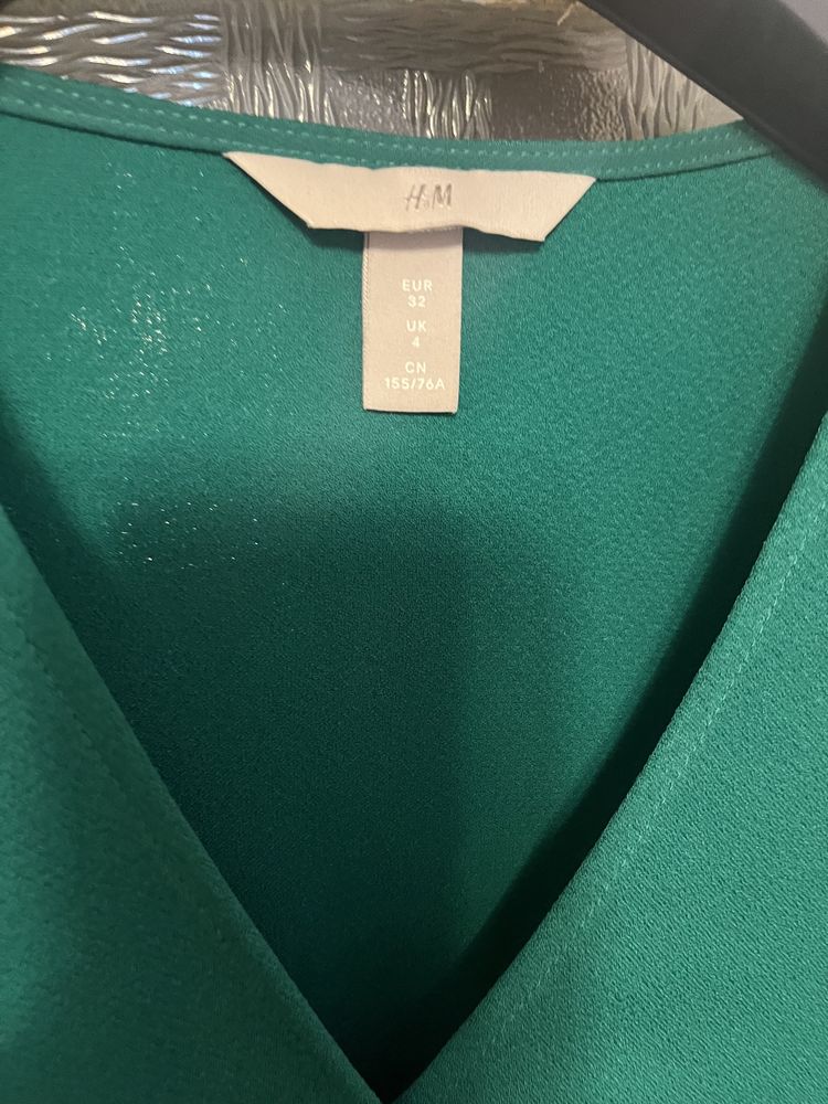 Елегантна зелена рокля H&M