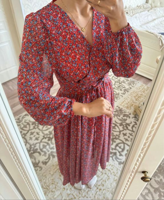 Платье, одевали 1-2 раза