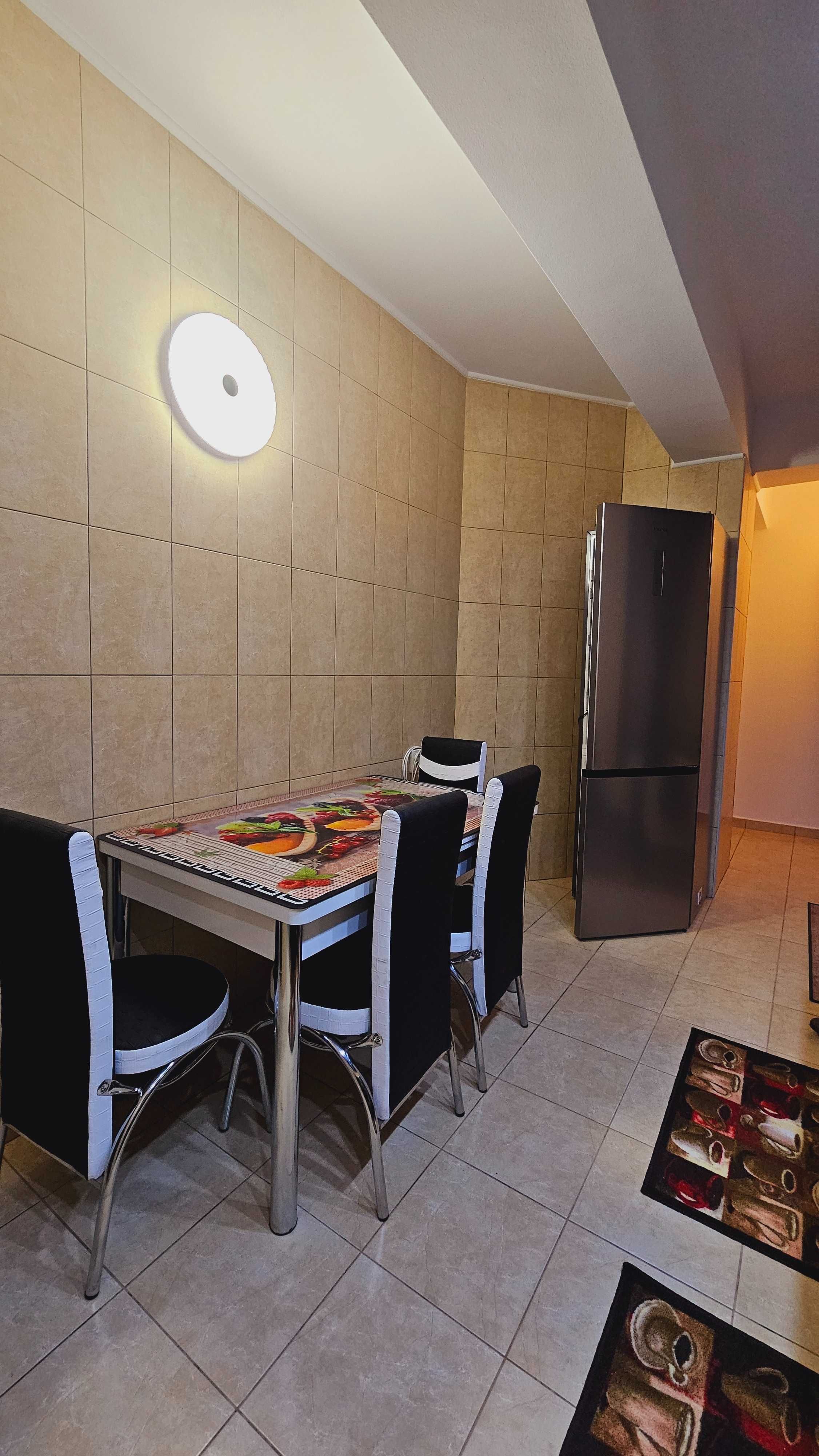 Inchiriez apartament