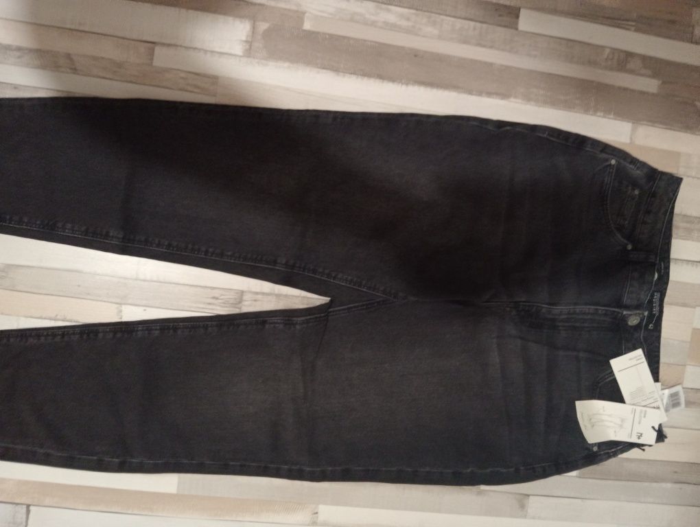 De vânzare blugi dama reducere 50%