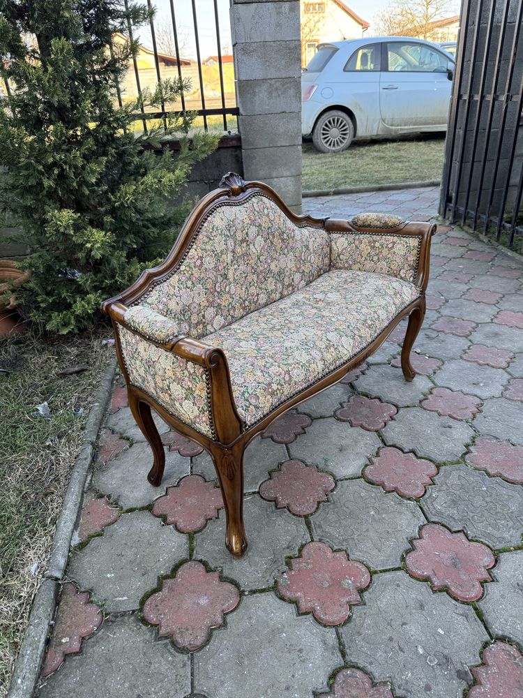 Bancuta din lemn in stare buna