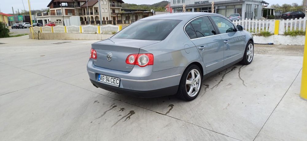 Vând Passat B6. Mașina funcționează perfect.