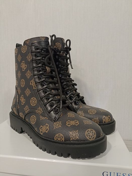 Дамски боти Guess