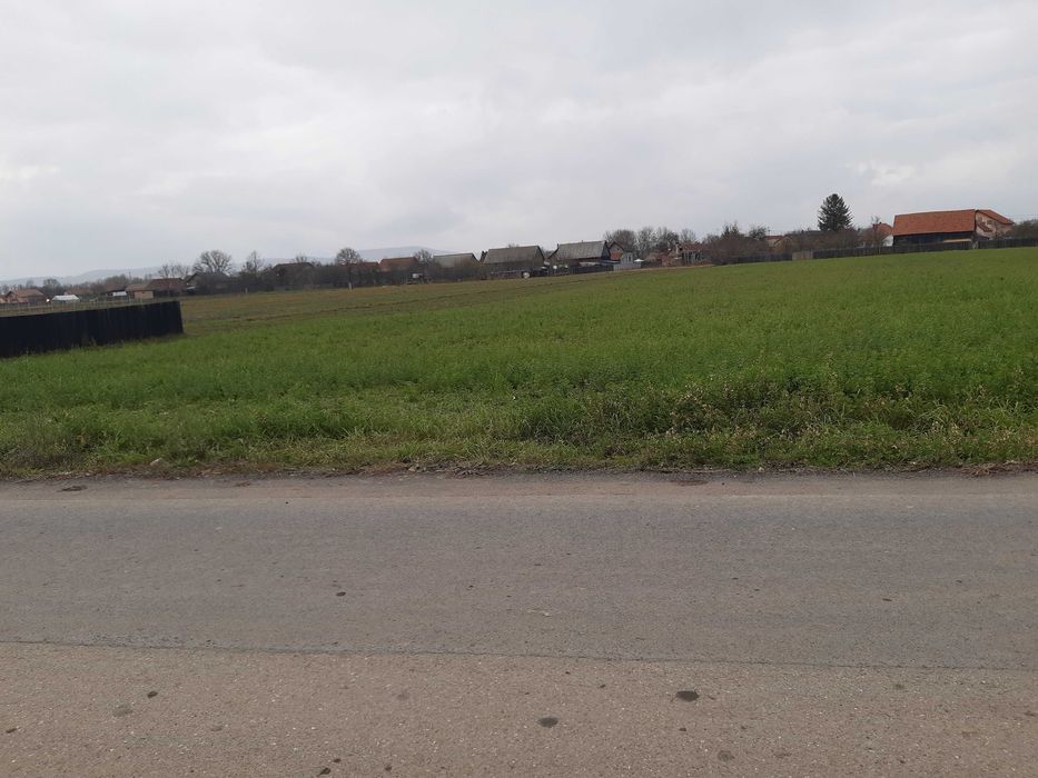 Teren intravilan de vanzare utilitati pozitie buna construibil