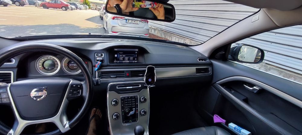 Vând Volvo V70 2011