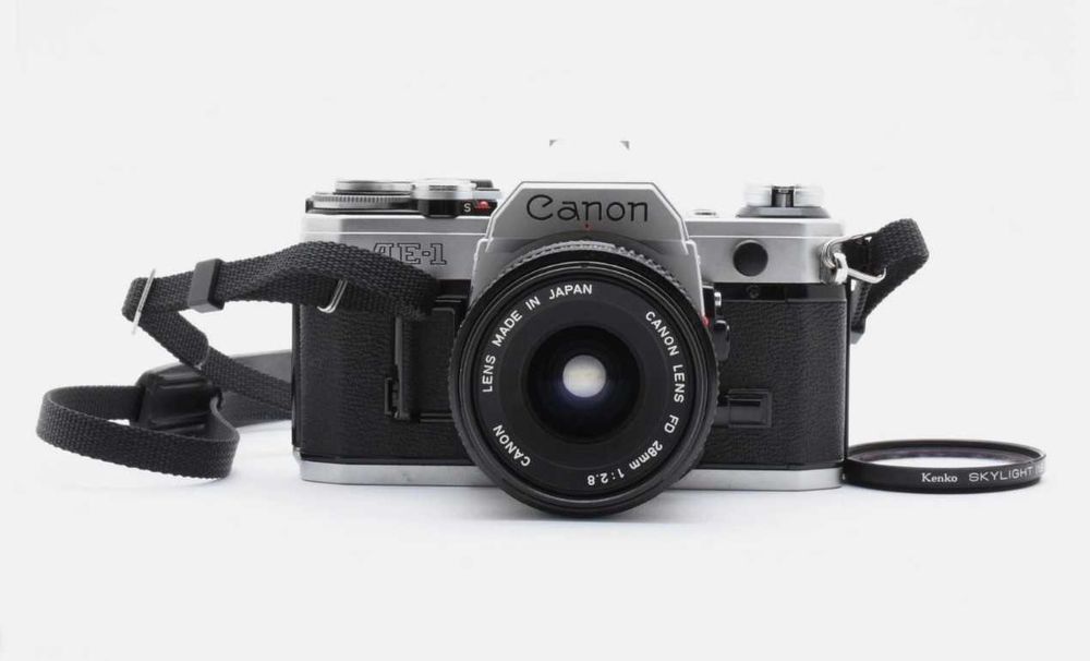 Пленочный фотоаппарат Canon AE-1 + объектив Canon FD 28mm f/2.8