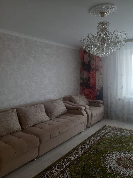 Срочно продам мягкий уголок, большой диван и кресло-кровать. Стрелка