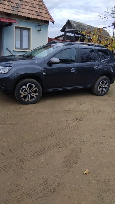 Dacia Duster de garaj cu 6500 Km unic proprietar !!