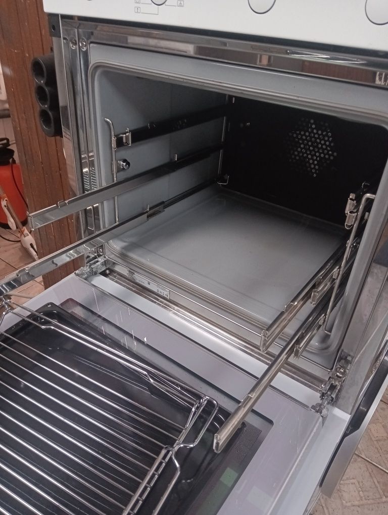 Уникална бяла печка за вграждане Миеле Miele  с 2 години гаранция!