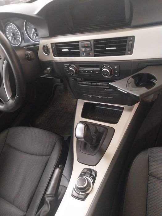 Арматурно табло за NAVI CIC и КЪП ХОЛДЪРИ Бмв LCI /Bmw E90 E91 E92 E93