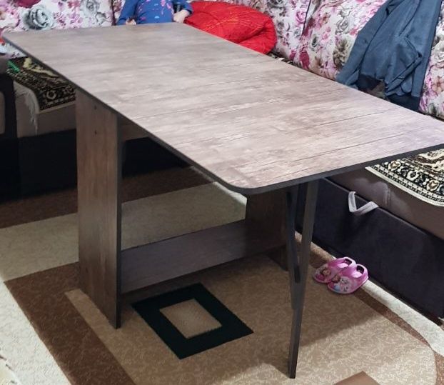 Стол книжка как новый