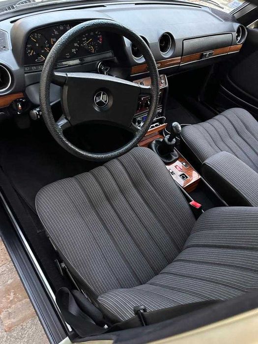 Inchiriem Old Timer Mercedes
