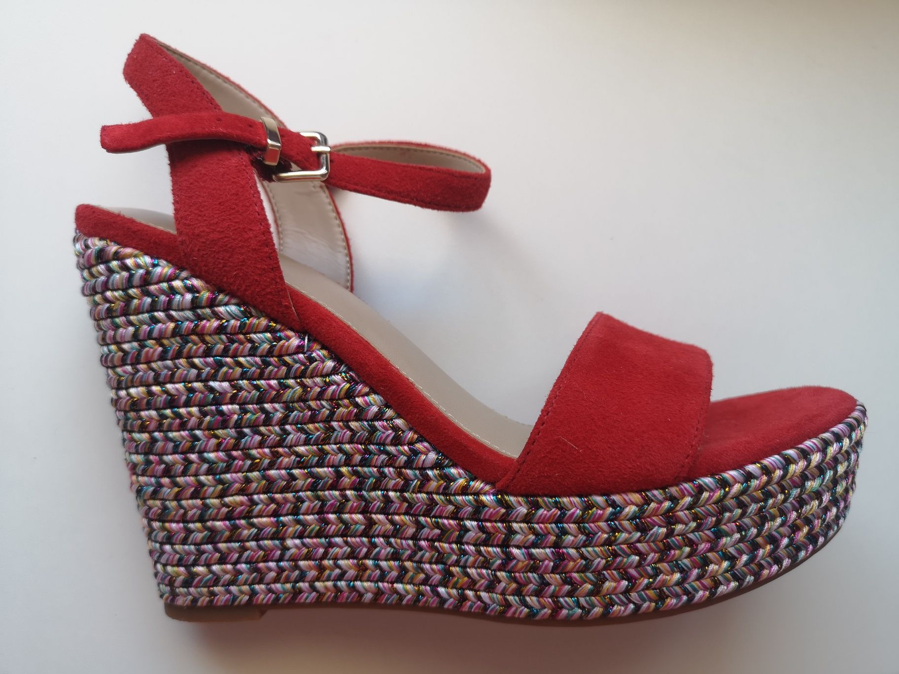 Дамски обувки от естествен велур на цветна платформа Aldo