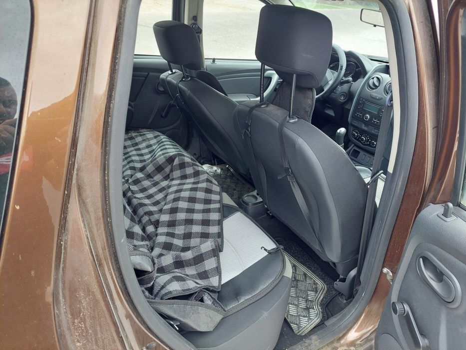Dezmembrez Dacia Duster 2015 1.6 16 V 2x4 facelift
